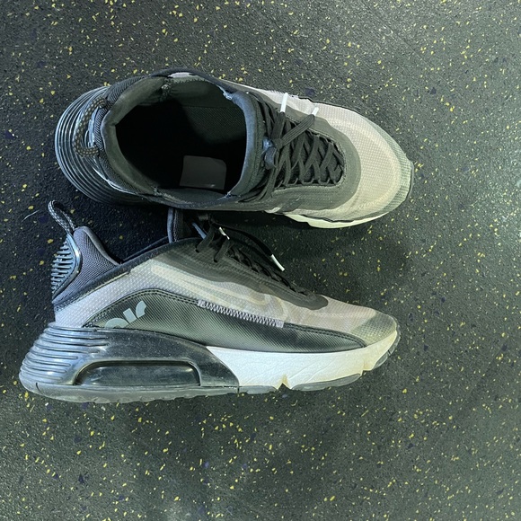 Nike Air Max 2090
Black Wolf Grey Anthracite Size Us 9.5 - Picture 1 of 9